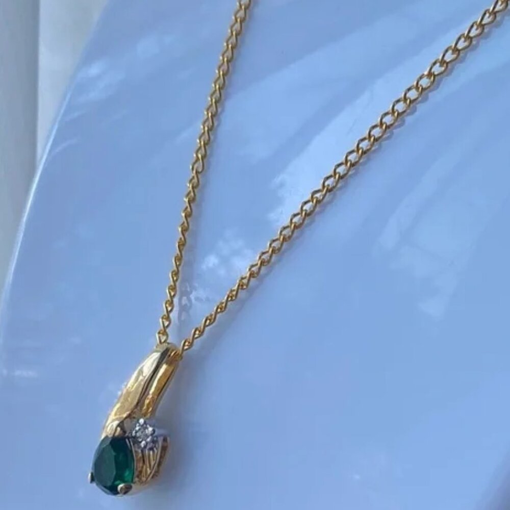 Green Pendant Pear Shape Necklace on Gold Chain